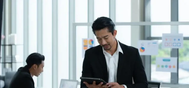 portrait-of-an-asian-businessman-which-is-a-new-ge-2023-11-27-05-32-21-utc-r6f0y42ed1h1kv5vy2atwvkzjfun553vaaoc393a9k